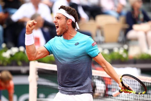 曾在澳网打 曾在澳网打