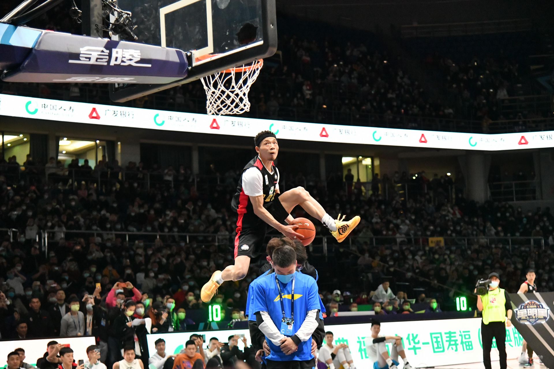 年轻球员的 年轻球员的